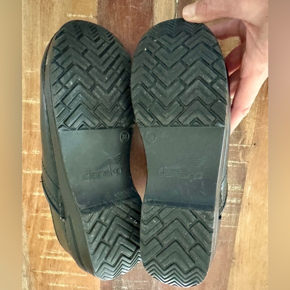 Dansko Black Leather Women's Professional Clogs Size 38 - Picture 3 of 8
